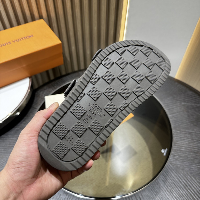 L0VT SANDALS