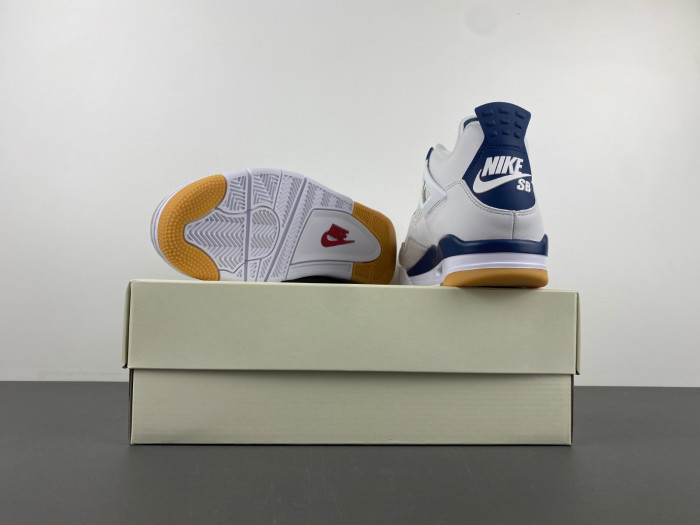 Nike SB x Air Jordan 4 Retro SP