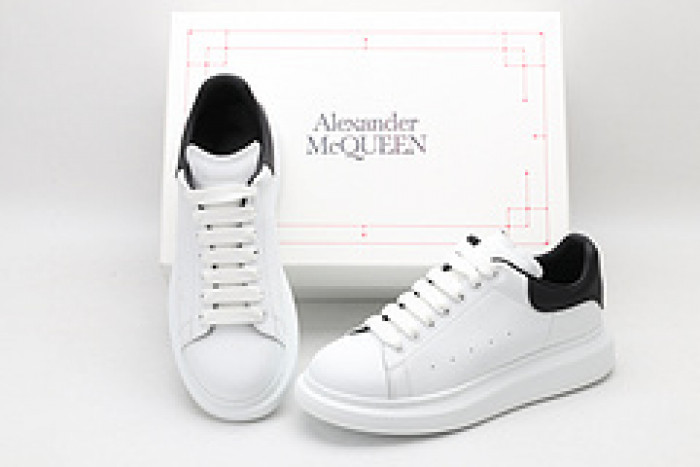 Ale*d*r M*Q*en E2706