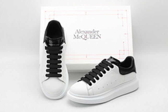 Ale*d*r M*Q*en E2714
