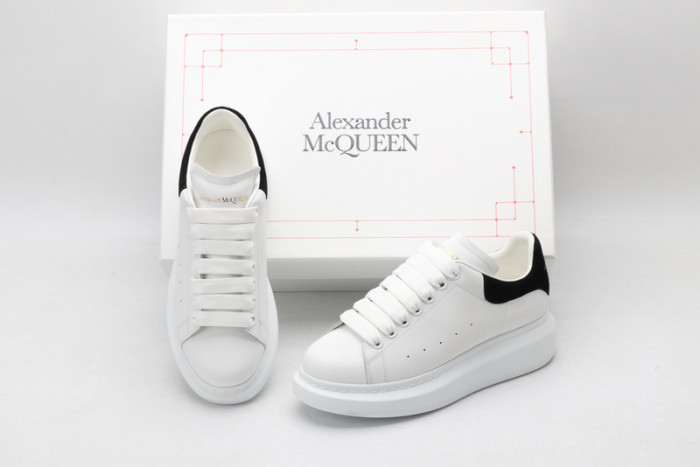 Ale*d*r M*Q*en E2716
