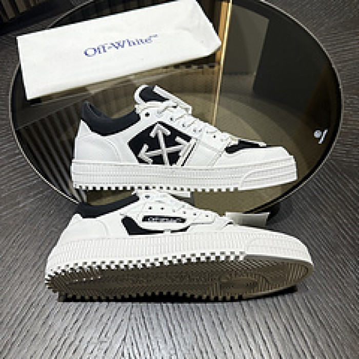 Off-White c/o Virgil Abloh