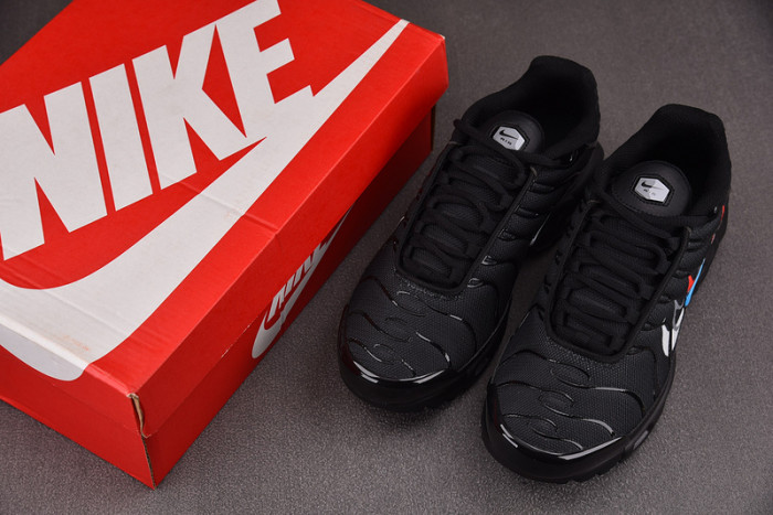 Nike Air Max Plus "Multi-Swoosh" | FJ4224-001