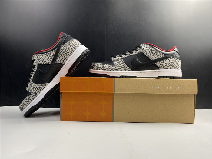 S*p*e × Nike SB Dunk Low “Black Cement 304292-131