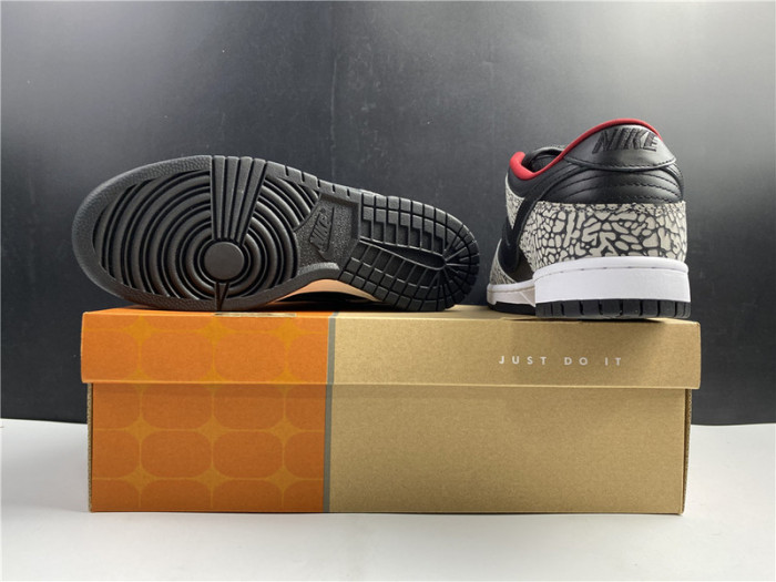 S*p*e × Nike SB Dunk Low “Black Cement 304292-131