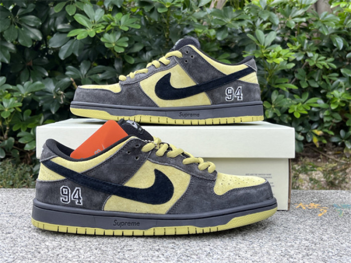 S*prem* x Nike SB Dunk Low Camper Green HQ8487-300