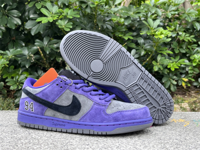 S*prem* x Nike SB Dunk Low OG QS "Ink" HQ8487-500