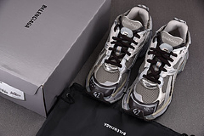 Ba*len*cia*ga Runner 772774 W3RMU 2000