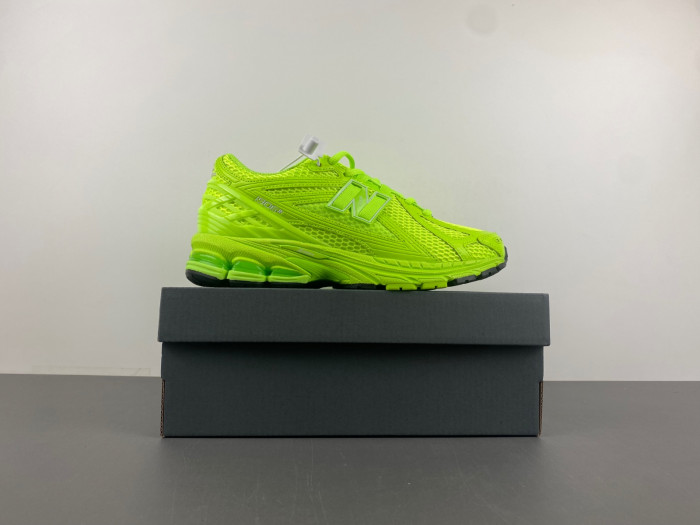 New Balance M1906RAA