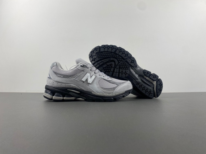 New Balance M2002RC1