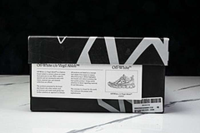 Off-White c/o Virgil Abloh