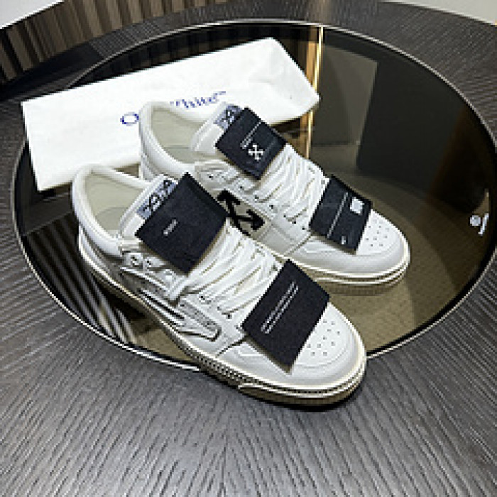 Off-White c/o Virgil Abloh