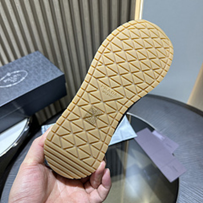 Pra*a SNEAKER P7010