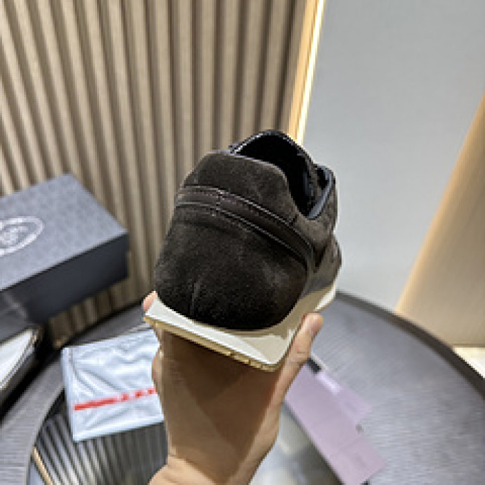Pra*a SNEAKER P7010