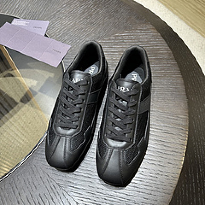Pra*a SNEAKER P7012