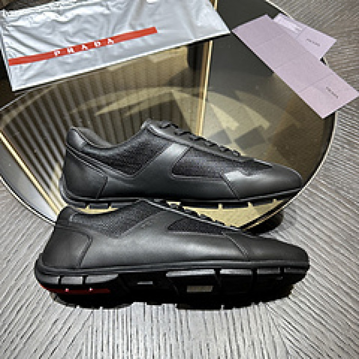 Pra*a SNEAKER P7012