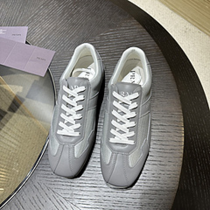 Pra*a SNEAKER P7013