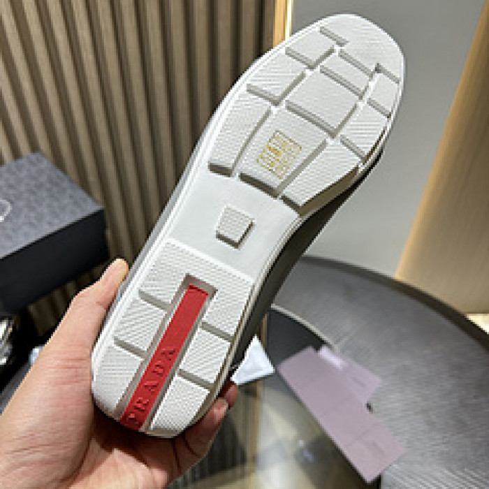 Pra*a SNEAKER P7013