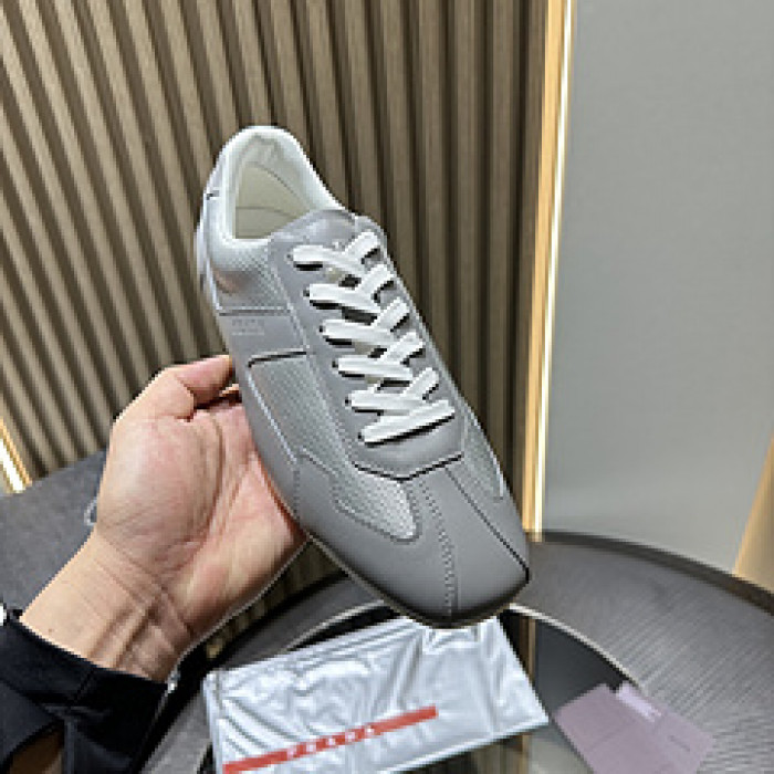 Pra*a SNEAKER P7013