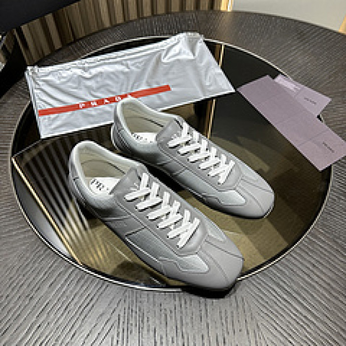 Pra*a SNEAKER P7013