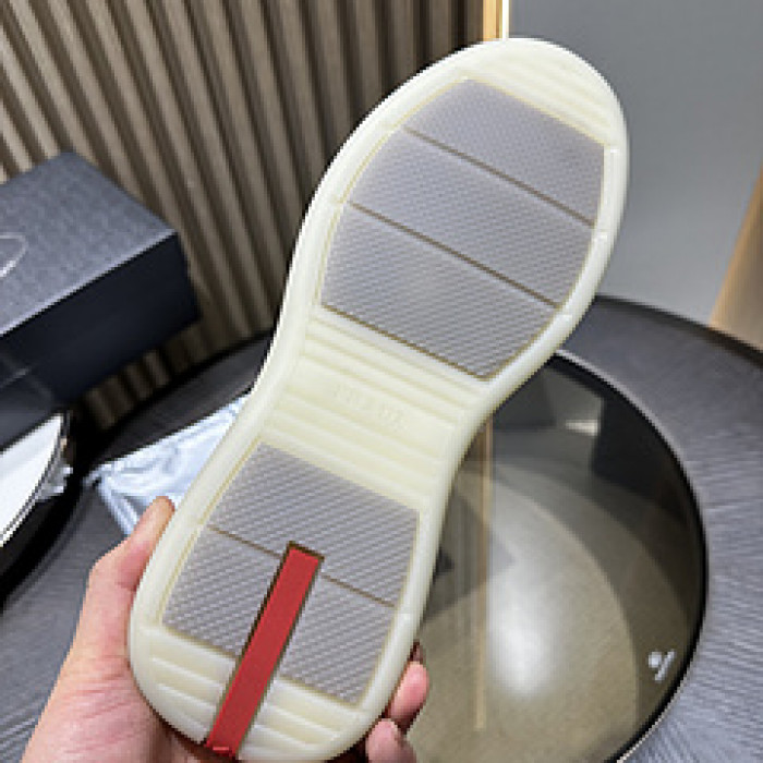Pra*a SNEAKER P7017