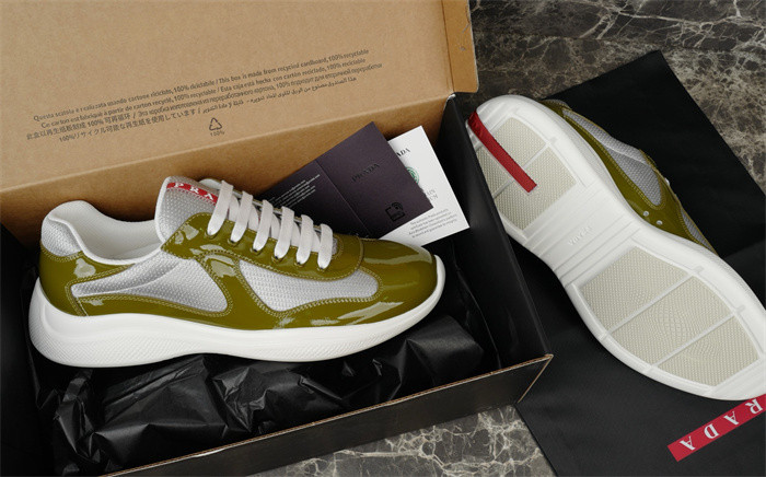 Pra*a SNEAKER P7020