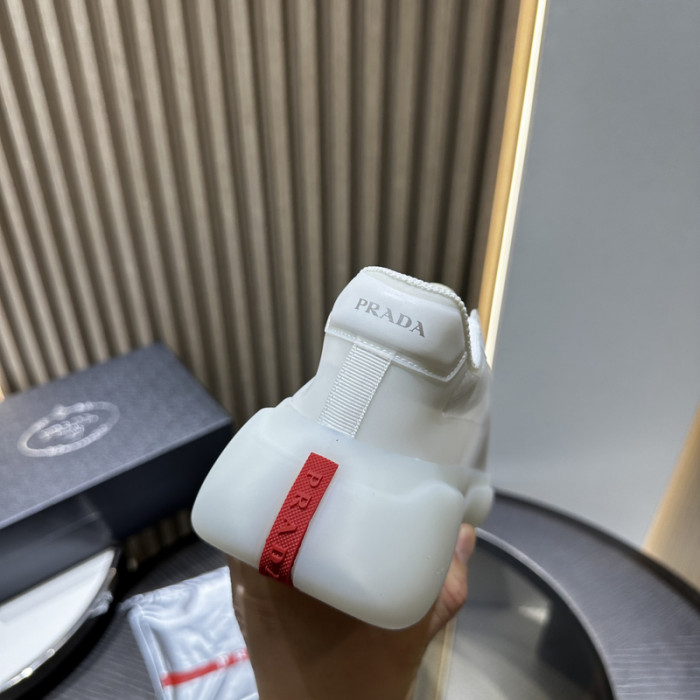 Pra*a SNEAKER P7019