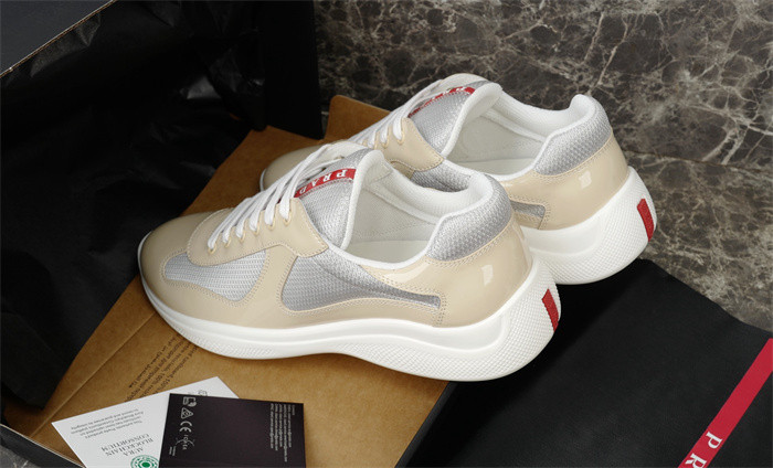 Pra*a SNEAKER P7021