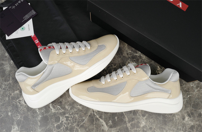 Pra*a SNEAKER P7021