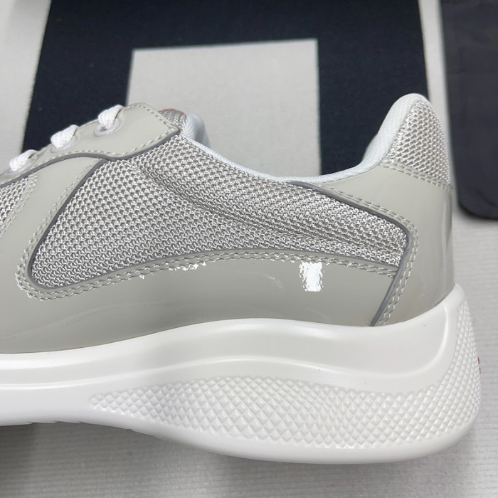 pra*a sneaker p077